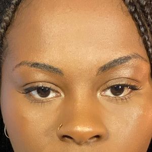 Meet your Posher, Deslyn